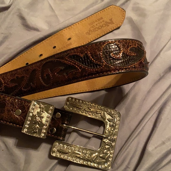 Nocona Brown with black inlay, woman’s belt.  Size S. - Picture 4 of 4